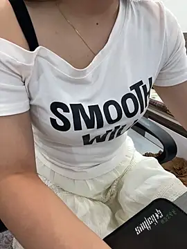 lee ly online show from April 4, 6:55 am