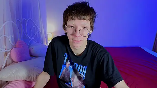 Snapshot of TommieHi chatting on October 3, 12:35 pm TommieHi online show from October 3, 12:35 pm