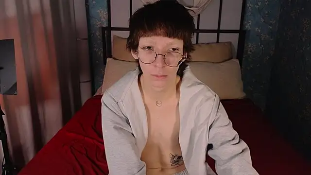 Snapshot of TommieHi chatting on October 10, 12:26 pm TommieHi online show from October 10, 12:26 pm