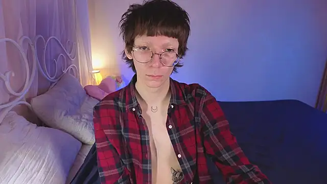 Snapshot of TommieHi chatting on October 12, 3:44 pm TommieHi online show from October 12, 3:44 pm