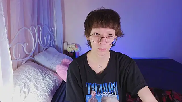 Snapshot of TommieHi chatting on October 18, 12:17 pm TommieHi online show from October 18, 12:17 pm