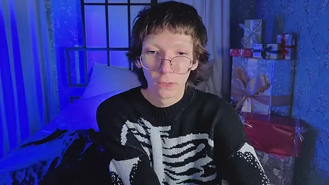 Snapshot of TommieHi chatting on November 22, 1:10 pm TommieHi online show from November 22, 1:10 pm