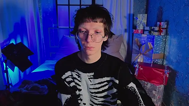 Snapshot of TommieHi chatting on November 23, 1:16 am TommieHi online show from November 23, 1:16 am