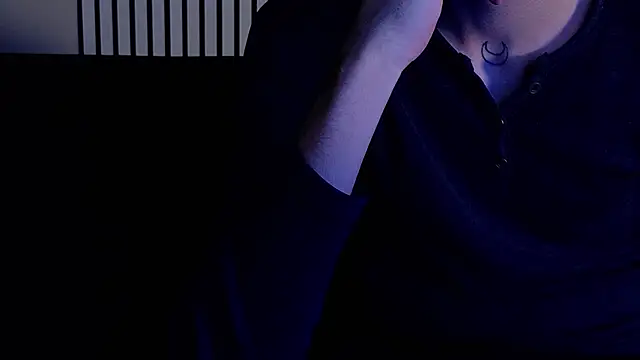 Snapshot of TommieHi chatting on November 27, 5:20 am TommieHi online show from November 27, 5:20 am