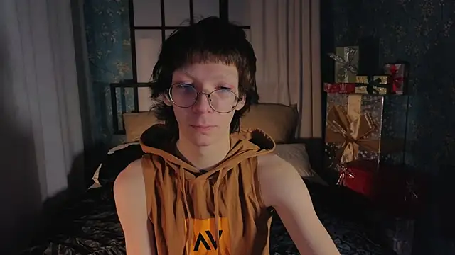 Snapshot of TommieHi chatting on November 30, 5:11 am TommieHi online show from November 30, 5:11 am