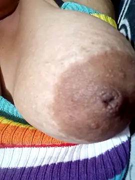 Hotmommax online show from April 22, 12:50 pm