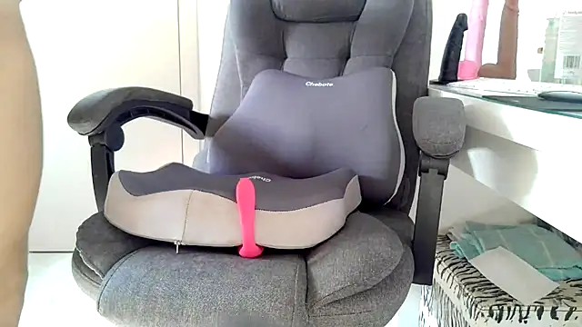 Snapshot of Jockstrap3x chatting on July 20, 9:01 am Jockstrap3x online show from July 20, 9:01 am