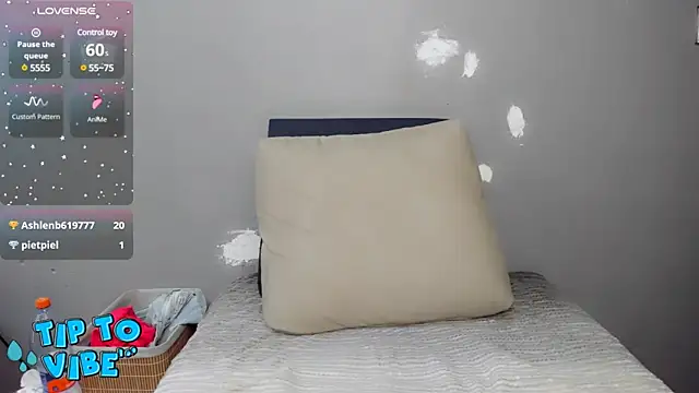 Snapshot of INDIANROMANCE chatting on December 11, 9:41 am INDIANROMANCE online show from December 11, 9:41 am