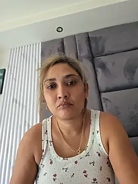 INDIANROMANCE online show from May 8, 2:22 pm