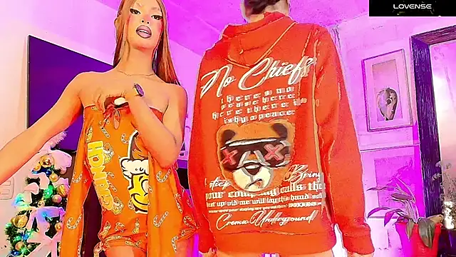 GIRLS OFFICIALL   online show from November 28, 7:22 am