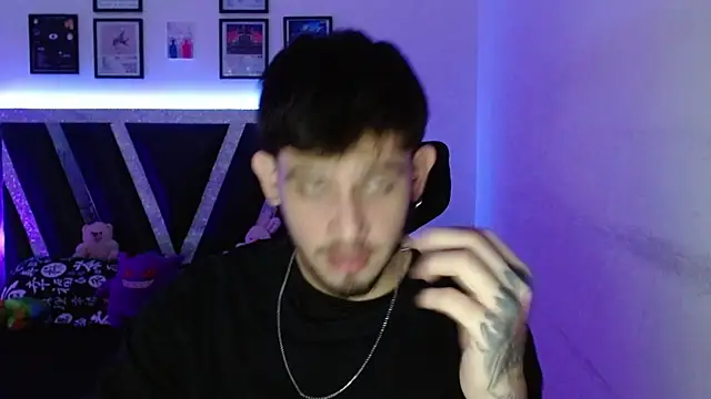 Snapshot of Sebasxxl12 chatting on October 17, 1:14 pm Sebasxxl12 online show from October 17, 1:14 pm