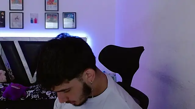 Snapshot of Sebasxxl12 chatting on October 20, 3:01 pm Sebasxxl12 online show from October 20, 3:01 pm