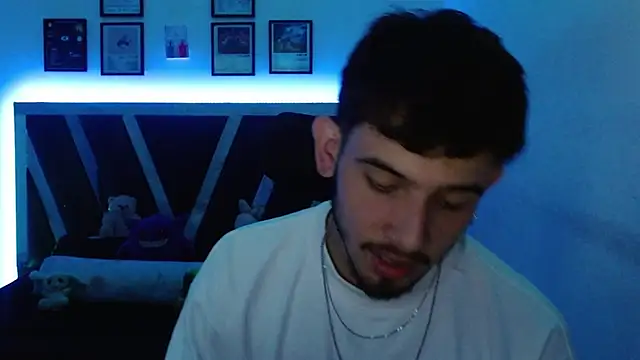 Snapshot of Sebasxxl12 chatting on December 13, 10:48 pm Sebasxxl12 online show from December 13, 10:48 pm