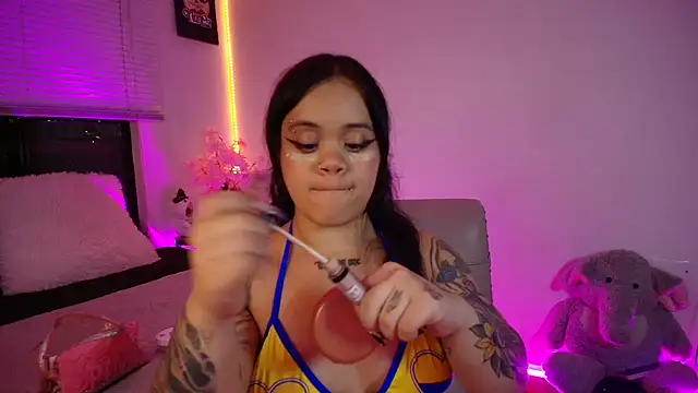 Sussyroxxx online show from June 18, 5:51 am