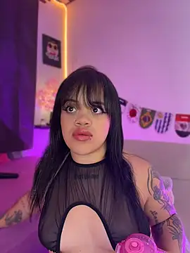 Snapshot of Sussyroxxx chatting on July 14, 3:33 am Sussyroxxx online show from July 14, 3:33 am