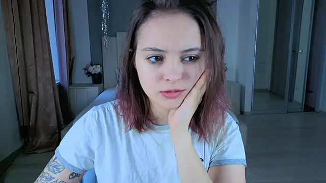  EVA GREEN online show from October 8, 12:25 pm