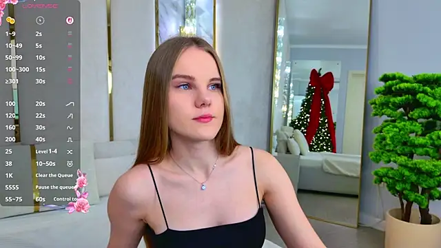 Lili Lohan online show from November 26, 5:03 pm