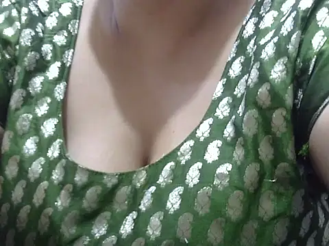 Snapshot of junglibilli_punjab chatting on April 18, 11:36 am junglibilli punjab online show from April 18, 11:36 am