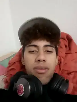 Snapshot of The_boy_good chatting on November 1, 4:14 am The boy good online show from November 1, 4:14 am