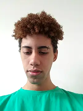 Snapshot of The_boy_good chatting on November 5, 5:13 pm The boy good online show from November 5, 5:13 pm