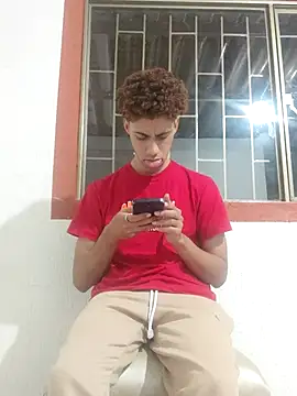 Snapshot of The_boy_good chatting on November 12, 4:24 am The boy good online show from November 12, 4:24 am