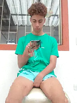 Snapshot of The_boy_good chatting on November 16, 4:12 pm The boy good online show from November 16, 4:12 pm