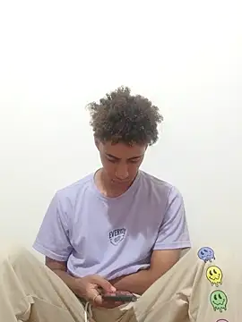 Snapshot of The_boy_good chatting on November 29, 11:41 pm The boy good online show from November 29, 11:41 pm