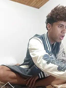 Snapshot of The_boy_good chatting on December 16, 11:48 am The boy good online show from December 16, 11:48 am