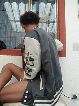 Snapshot of The_boy_good chatting on December 20, 6:04 pm The boy good online show from December 20, 6:04 pm