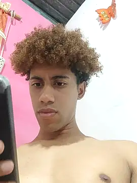 Snapshot of The_boy_good chatting on February 8, 12:03 am The boy good online show from February 8, 12:03 am