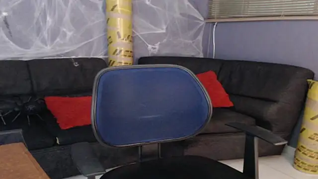 Snapshot of Kuregari_xs chatting on November 2, 4:37 am Kuregari xs online show from November 2, 4:37 am