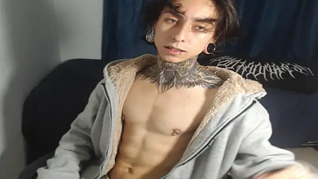 Snapshot of Kuregari_xs chatting on November 30, 11:53 pm Kuregari xs online show from November 30, 11:53 pm