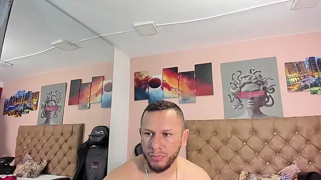 Snapshot of scarlett_vex chatting on October 18, 12:35 am scarlett vex online show from October 18, 12:35 am