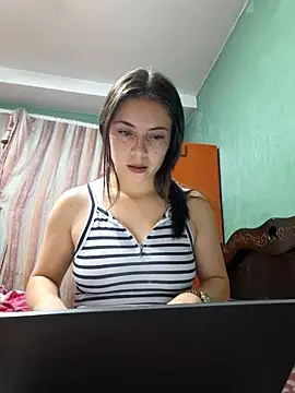 EmmaValencia  online show from November 21, 4:44 am