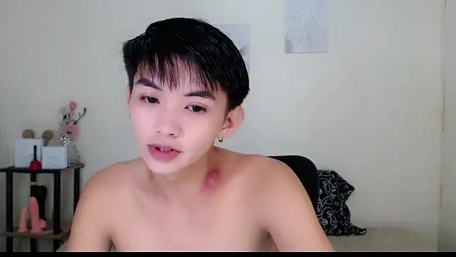 Snapshot of Wild_Prince69 chatting on November 9, 11:14 pm Wild Prince69 online show from November 9, 11:14 pm