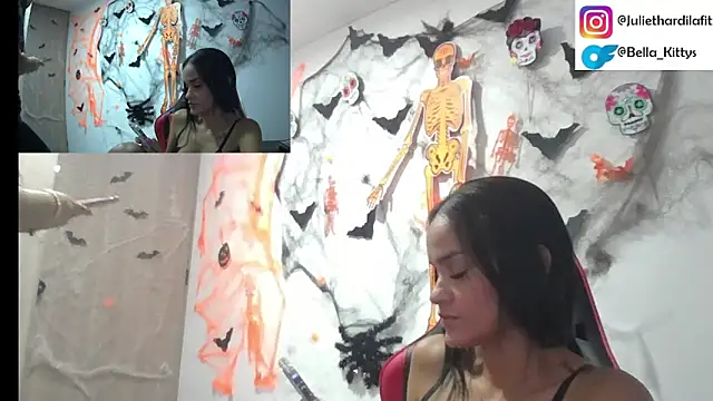 Snapshot of kittybella34 chatting on October 7, 9:12 pm kittybella34 online show from October 7, 9:12 pm