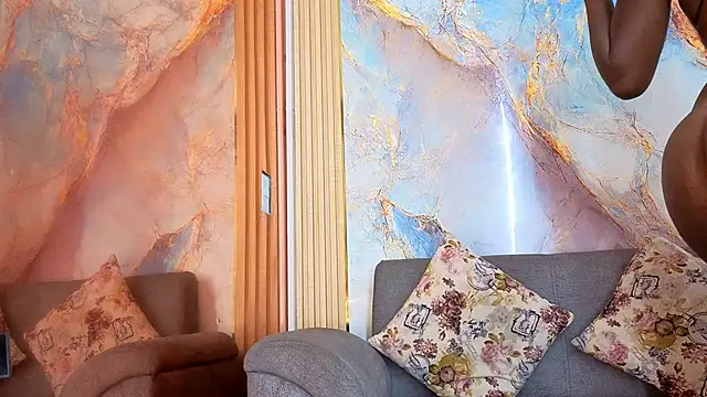 Nahomy Smiths aws online show from October 21, 9:37 pm