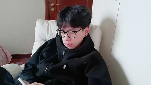 Snapshot of hangzi-0011 chatting on November 12, 8:04 am hangzi-0011 online show from November 12, 8:04 am