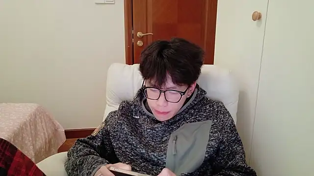 Snapshot of hangzi-0011 chatting on November 13, 6:01 am hangzi-0011 online show from November 13, 6:01 am