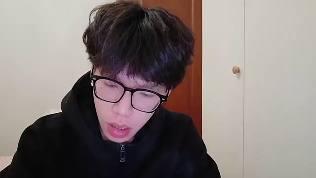 Snapshot of hangzi-0011 chatting on November 17, 11:16 am hangzi-0011 online show from November 17, 11:16 am