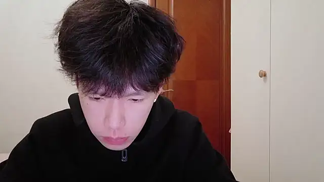 Snapshot of hangzi-0011 chatting on November 18, 10:41 am hangzi-0011 online show from November 18, 10:41 am