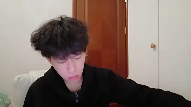 Snapshot of hangzi-0011 chatting on November 19, 10:37 am hangzi-0011 online show from November 19, 10:37 am