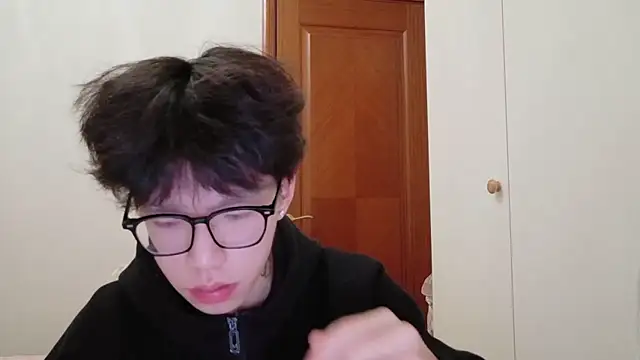 Snapshot of hangzi-0011 chatting on November 20, 12:05 pm hangzi-0011 online show from November 20, 12:05 pm