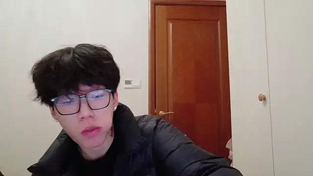 Snapshot of hangzi-0011 chatting on December 1, 1:27 pm hangzi-0011 online show from December 1, 1:27 pm