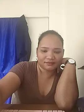 Snapshot of NestleGirl22 chatting on March 31, 10:48 am NestleGirl22 online show from March 31, 10:48 am