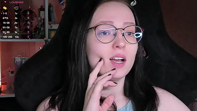 power robynn online show from April 7, 4:29 pm