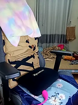 BiCute688 online show from February 7, 11:25 am