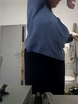 sexyguenda online show from February 12, 7:42 pm