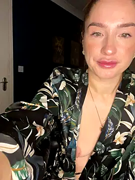 Cherry-L-28 online show from November 28, 6:27 am