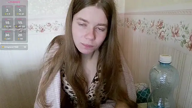 Snapshot of 0nlyLola chatting on October 13, 8:47 am 0nlyLola online show from October 13, 8:47 am